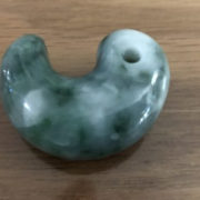 糸魚川翡翠　勾玉