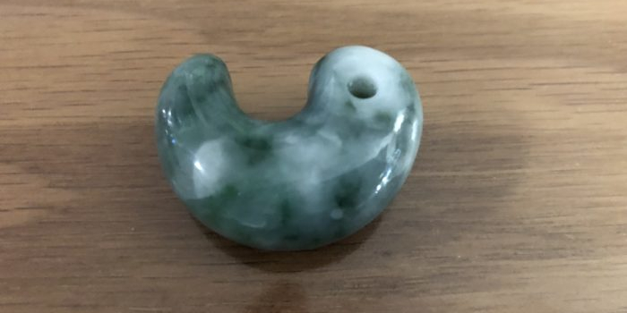 糸魚川翡翠　勾玉